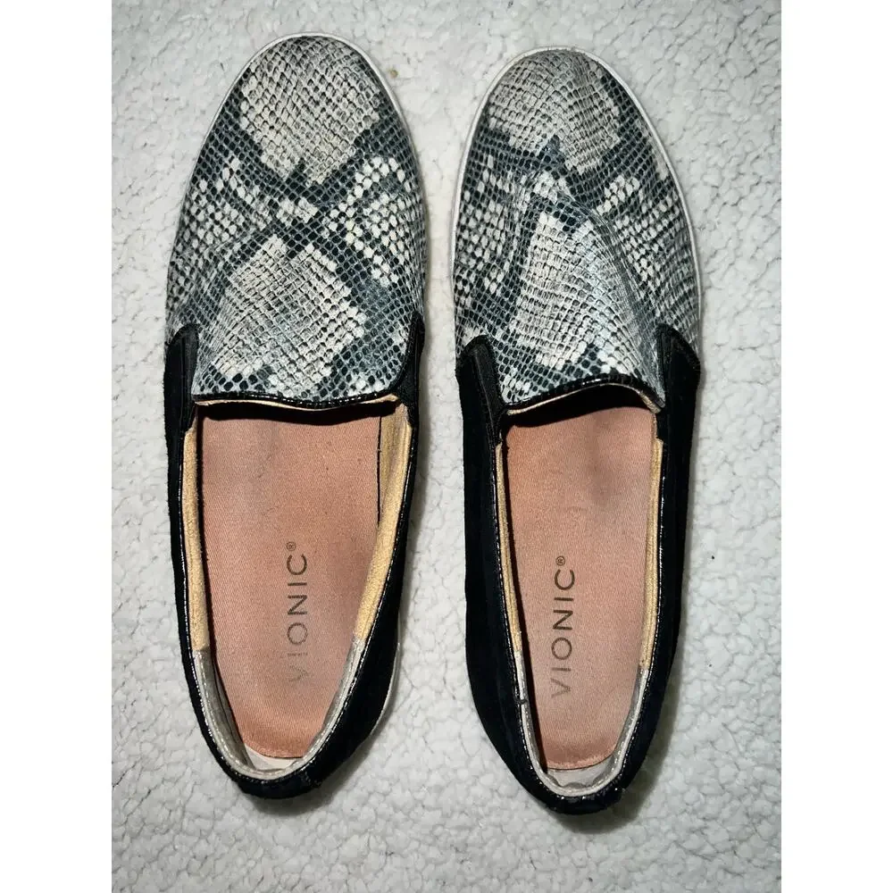 Vionic Slip-on Loafer, Black/ snake print - size 8 - Q12